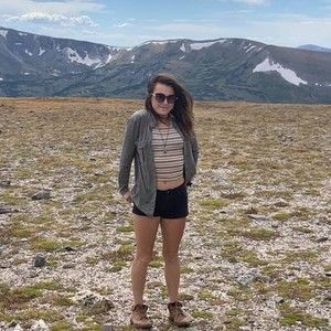 Meet your Posher, Andrea